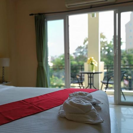 Aura Inn Rooms Pattaya Esterno foto