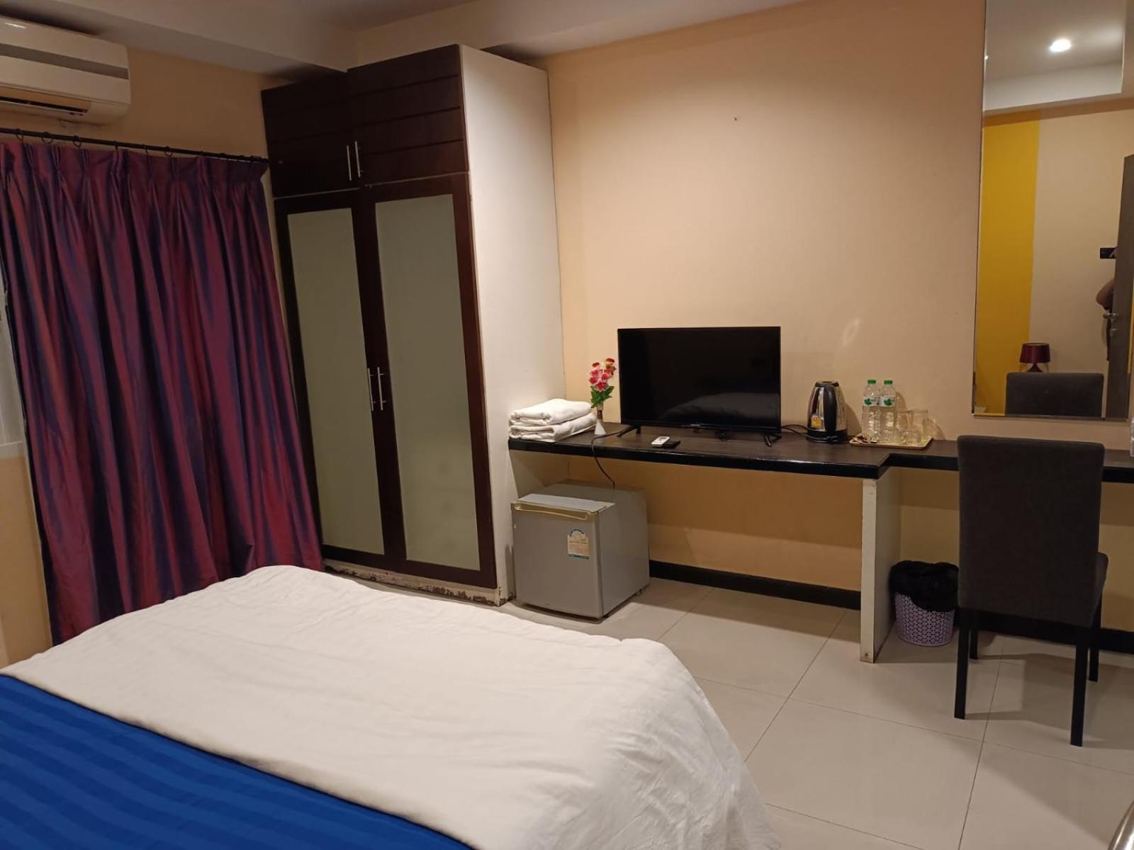 Aura Inn Rooms Pattaya Esterno foto