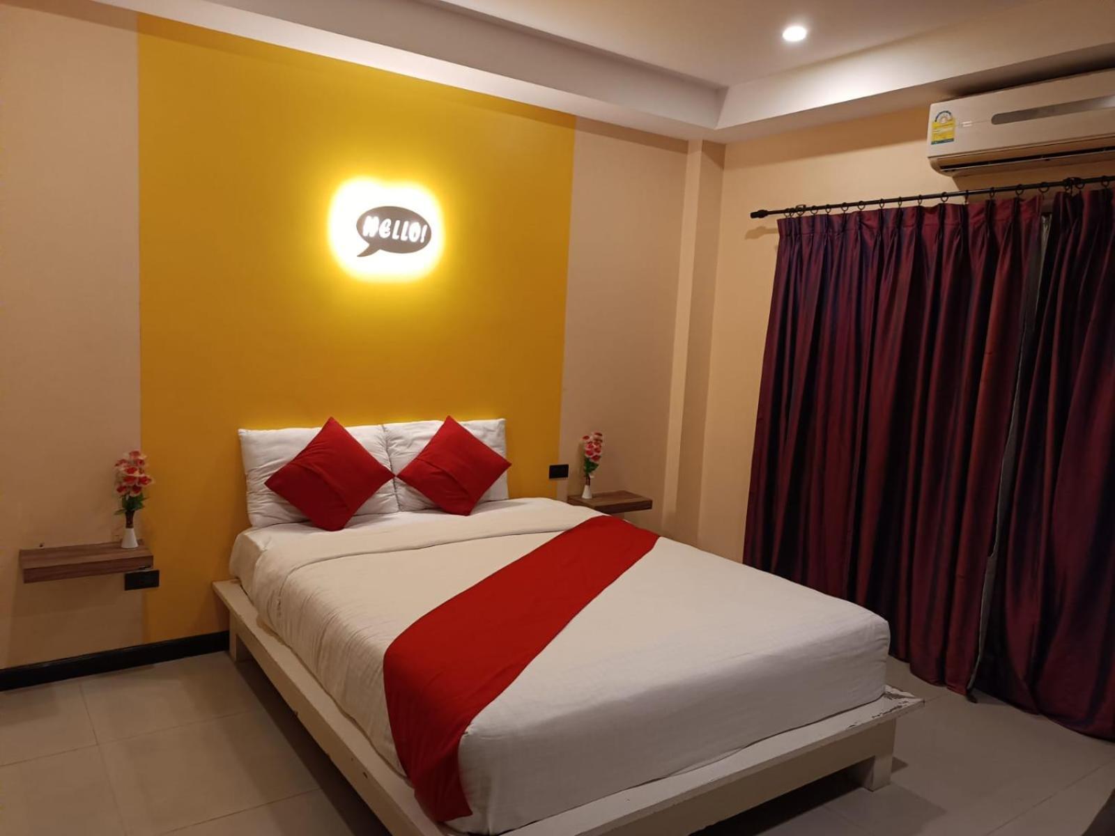 Aura Inn Rooms Pattaya Esterno foto