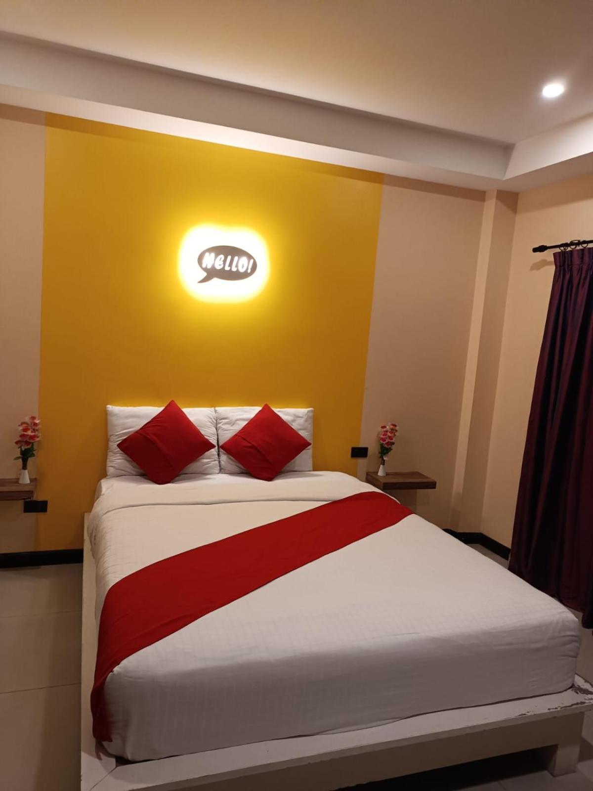Aura Inn Rooms Pattaya Esterno foto