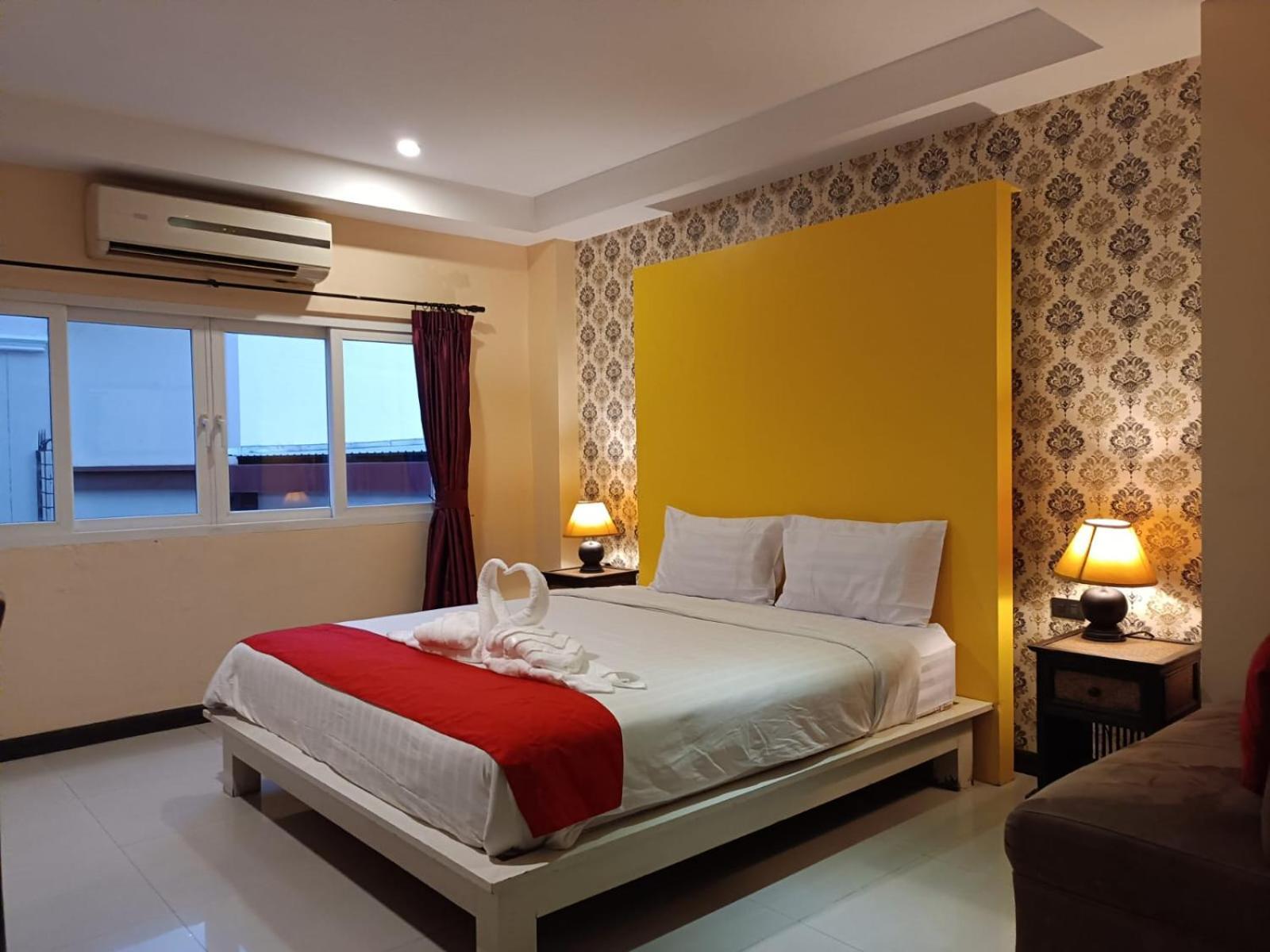 Aura Inn Rooms Pattaya Esterno foto