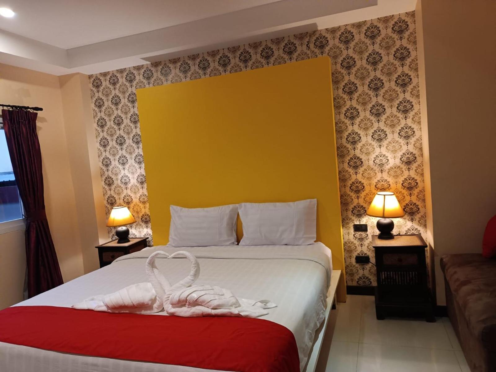 Aura Inn Rooms Pattaya Esterno foto